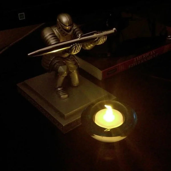 Knight pen holder